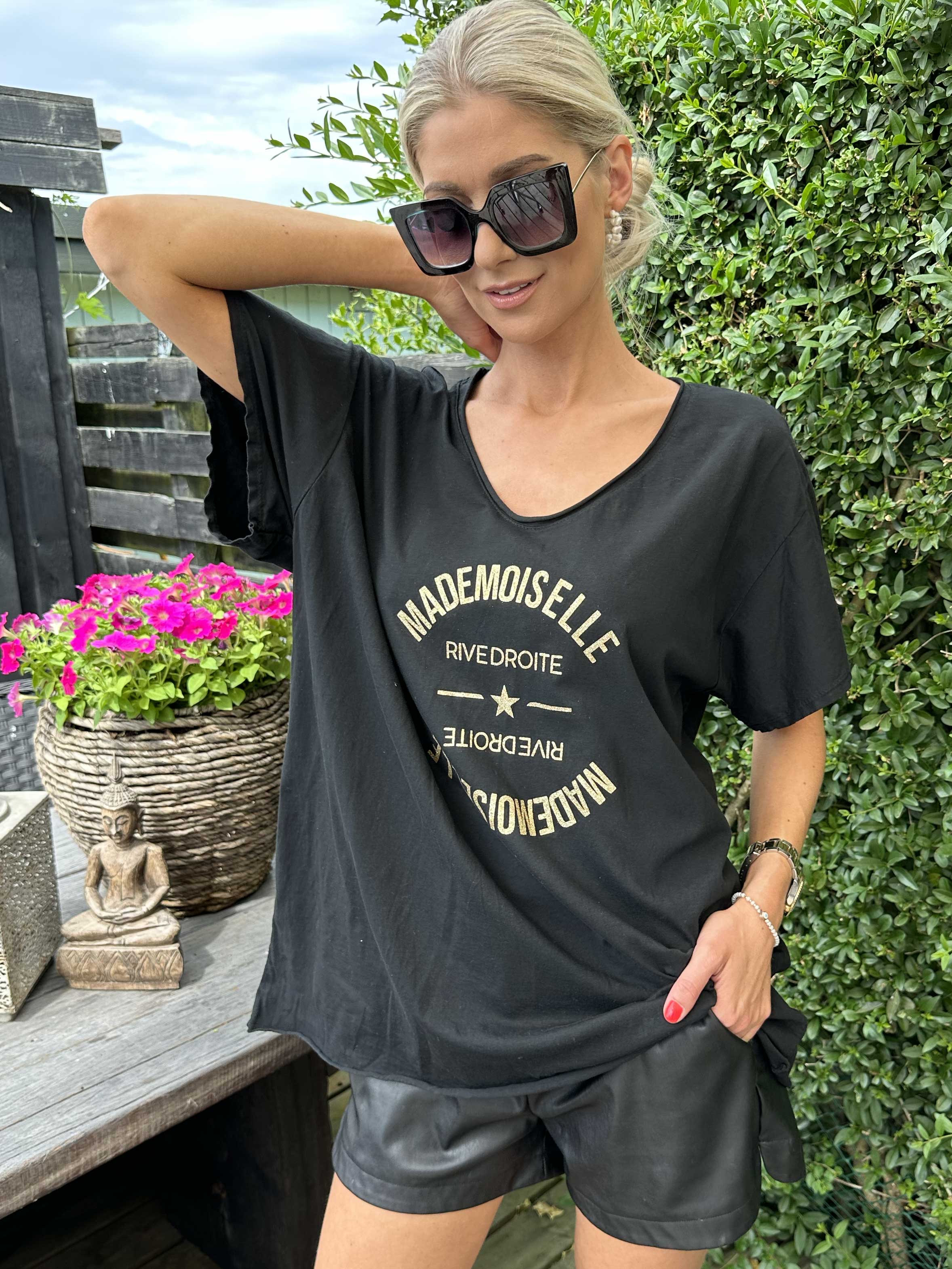Bella - T-shirt med guld tekst foran